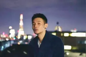 为啥李荣浩这么火？听完这一首歌就知道，笑忘书唱的比王菲还动情视频封面