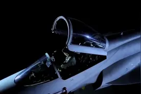 巴铁装备的JF-17中国枭龙战斗机#军事#战争机器#战机#中国