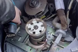 洗衣机洗涤时咔咔响，更换离合器真简单，自己动手最少省三百视频封面