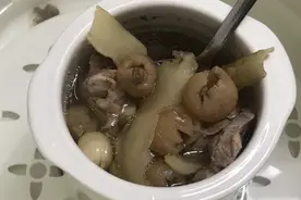 小孩睡觉多梦易醒，爱耍脾气，最适合喝这碗汤，清心安神不寒凉视频封面