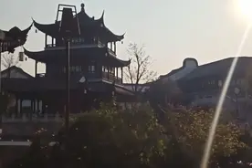 耗巨资打造的新西塘越里古镇，商铺陆续撤离，到底什么原因?视频封面