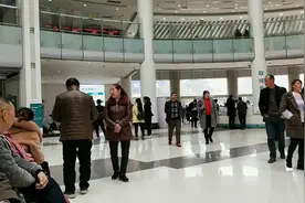 遵义医学院附属医院，是遵义最好的医院，每天早上都是人山人海的