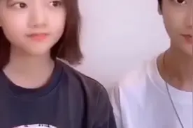 任敏变程专访：16岁的边边时时怼敏敏，将尴尬进行到底视频封面