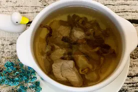 常熬夜睡眠不足，分享花旗参石斛炖瘦肉，清热降火，适合四季喝