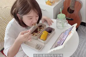 北漂妹在北京生活两年，每天坚持早起做早餐，生活简直太自律视频封面