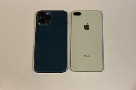iPhone 12 Pro Max与iPhone 8 Plus速度比拼测试视频封面