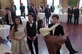 谁敢拦我，后果自负！霸气