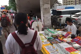 嘉禾望岗为什么人流量这么大，地摊都有什么好东西100块能买多少