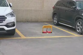 医院便民停车位，保安全程保护视频封面