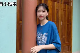 小伙子去越南农村兄弟家玩，没想到他有妹妹那么漂亮。视频封面