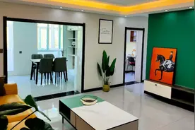 这套房子是东北朝向的，缺点就是采光差！但是格局好！您会买吗？