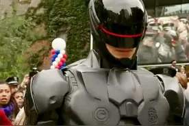 机械战警人脸识别系统先进，60秒就在人群抓捕一名隐匿多年视频封面