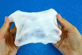 用洗发水和盐就能做无硼砂起泡胶，最基础的起泡胶，柔韧好拉升