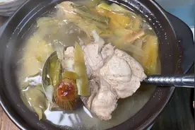 家常煲汤不可不知的食材功效，喝对汤让你更健康（霸王花炖龙骨）视频封面
