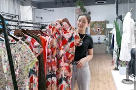 微姐去深圳外贸服装工厂，仓库好多衣服，工厂一货源，太便宜啦！