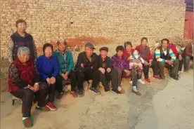 张家口这个村的大爷大妈，都会做的一种莜面美食叫：老汉背行李！