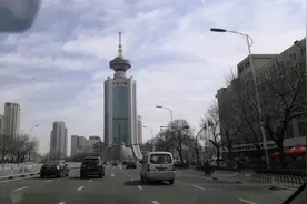 天津河西区南楼五岔路口街景，看地标性建筑天津日报大厦超美！视频封面