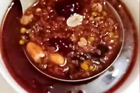 30分钟就能熬出豆软烂汤浓郁的八宝粥，学会2点你也能轻松熬粥了视频封面