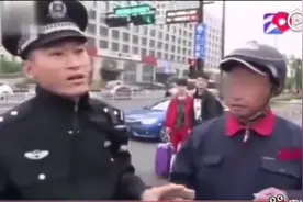 民工大爷捡到重要图纸，小伙承诺给两包香烟酬谢，结果报警了视频封面