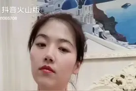 美女揪美痧