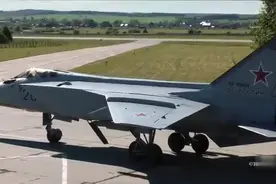 苏-22和苏-17飞行现场测试，各有千秋！视频封面