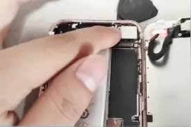 实体修摄像头几百块！3块钱轻松解决苹果手机相机拍照抖动问题。视频封面