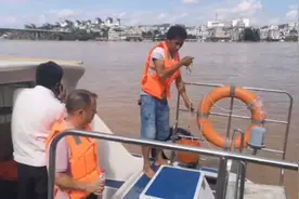 广东河源搜救现场，打捞专家解读救援进度：用钢丝探寻车辆位置视频封面