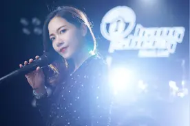 甜美英文歌《Call Me Maybe》，是心动的感觉