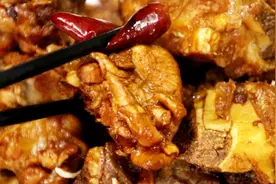 教你做红烧猪脊骨，出锅肉香四溢，做法简单，自己就能吃一大盘