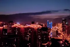 成都连续7天0新增，在高处拍拍夜晚