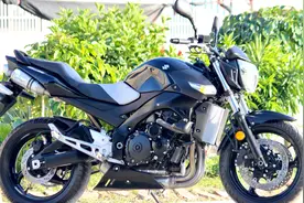 铃木Suzuki GSR600 中BK 中量级街车视频封面