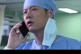 孙子负责手术成功抢救，转身奶奶手术却出问题，主任医生叫走孙子视频封面