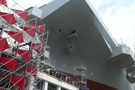 涨知识了，航空母舰是这样下水的视频封面