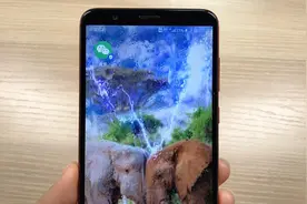 手机屏幕不停的出现闪电，还不停的“流水”，怎么可以做到？视频封面