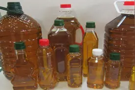 过期食用油别再倒掉了，这几个用途，省钱又实用！视频封面