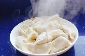 龙利鱼馅水饺，和馅的时候加点五花肉，味道真香