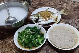 晚餐煮一锅白粥搭配三个菜，清淡美味有营养！