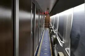 奢侈一把，体验D字头一等卧铺！视频封面