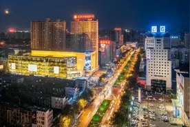 洛阳平均工资不足4000元，房价一万，普通工人怎么还房贷？视频封面