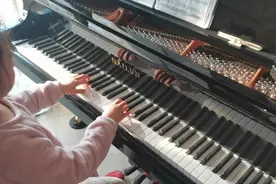 钢琴巴赫《抒情曲》，四四拍，速度80