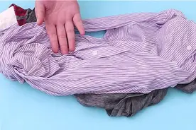 洗完的衣服皱巴巴，教你一招，只需一个小动作，衣服平整无褶皱！