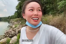 武汉真热！美女五一假期去南湖吹风，风没吹到，还晒成了大红脸！视频封面