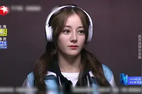 全员惊慌！“1+1等于几”竟答错？极挑团惊现内奸？哈哈视频封面