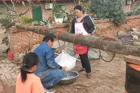 想知道芡粉是怎么来的吗？最天然的做法也需要这最后一道程序