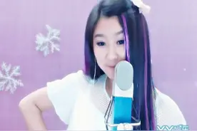 YY美女4823菲儿喜欢听歌的就下载YY语音ID：4823每晚20点视频封面