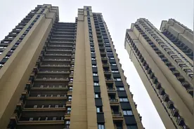 实拍阜阳高档小区，房价过万，环境确实不错！视频封面