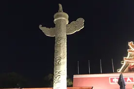 你近距离看过天安门历史悠久的华表吗？龙驾祥云，赶紧来看吧。