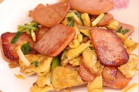 火腿肠炒鸡蛋的家常做法，简单易学，好吃又有营养视频封面