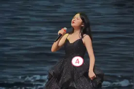 校园十佳歌手都这么强？美女小姐姐决赛挑战《易燃易爆炸》，厉害