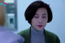 恶婆婆假装瘫痪坐轮椅，谁料儿媳机智一招，让婆婆自动站起来视频封面